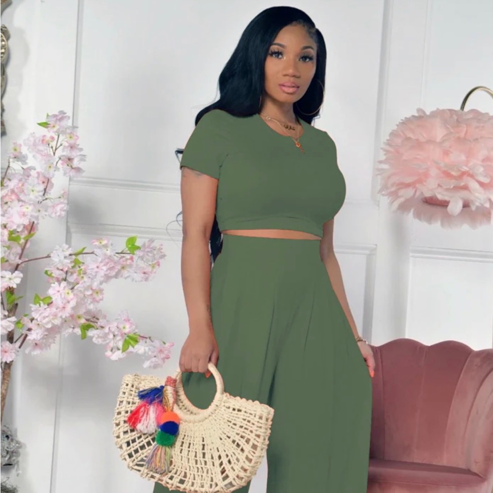 Two piece set Olive green